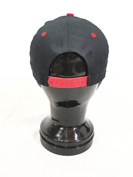 雑貨 古着 90s NBA CHICAGO BULLS ブルズ ロゴ 刺しゅう 6パネル キャップ 黒×赤 Free 帽子 古着